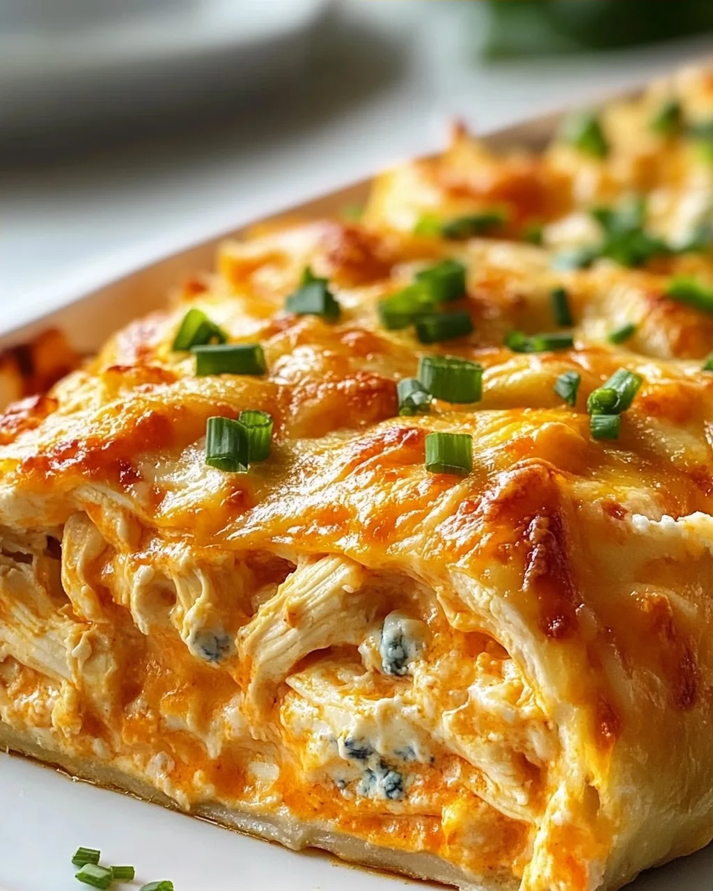 Cremiger Buffalo Hähnchen Käse Auflauf – Einfach & Lecker!